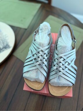 Easy Spirit Mar Silver Woven Slingback Sandals women’s size 11 new in box